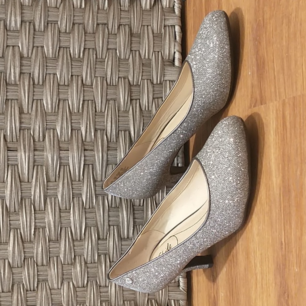 Life Stride Silver Parigi Heels 8.5 NIB